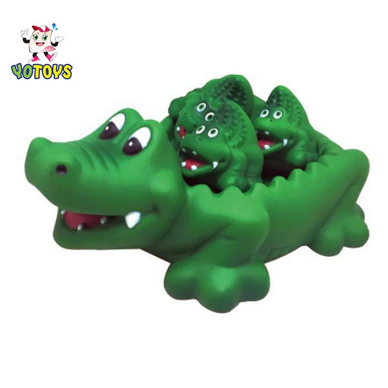 bath toys baby floating crocodile family bath toy set with floating vinyl crocodile family figures with squeaky sound for kids OEM wholesale bath toys